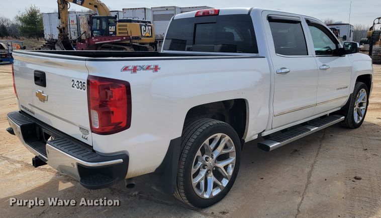 image for item JE9951 2017 Chevrolet Silverado 1500  Crew Cab pickup truck