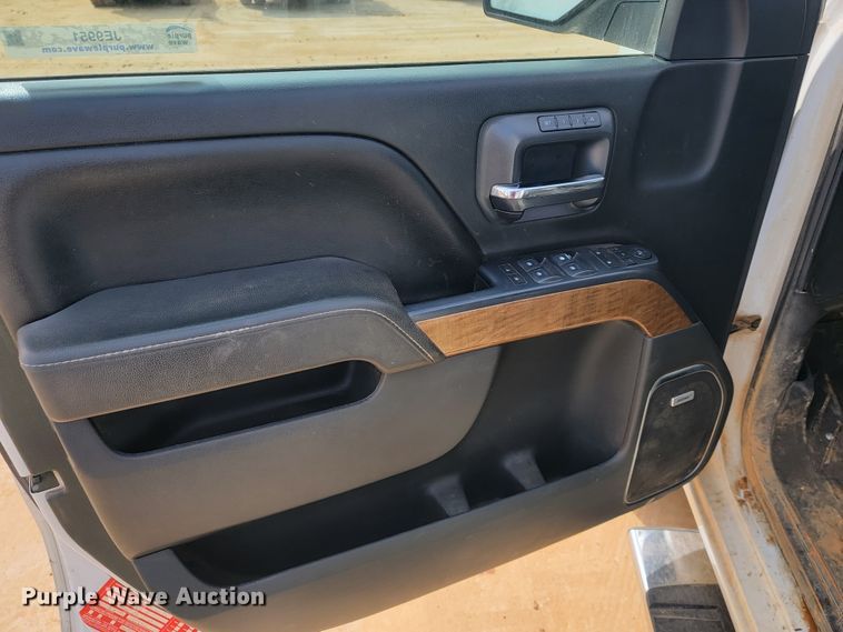 image for item JE9951 2017 Chevrolet Silverado 1500  Crew Cab pickup truck