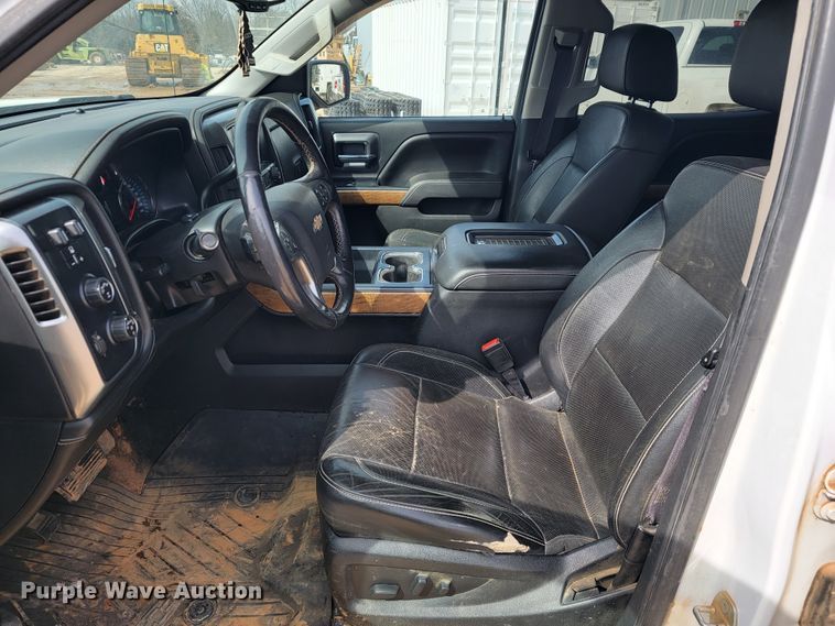 image for item JE9951 2017 Chevrolet Silverado 1500  Crew Cab pickup truck