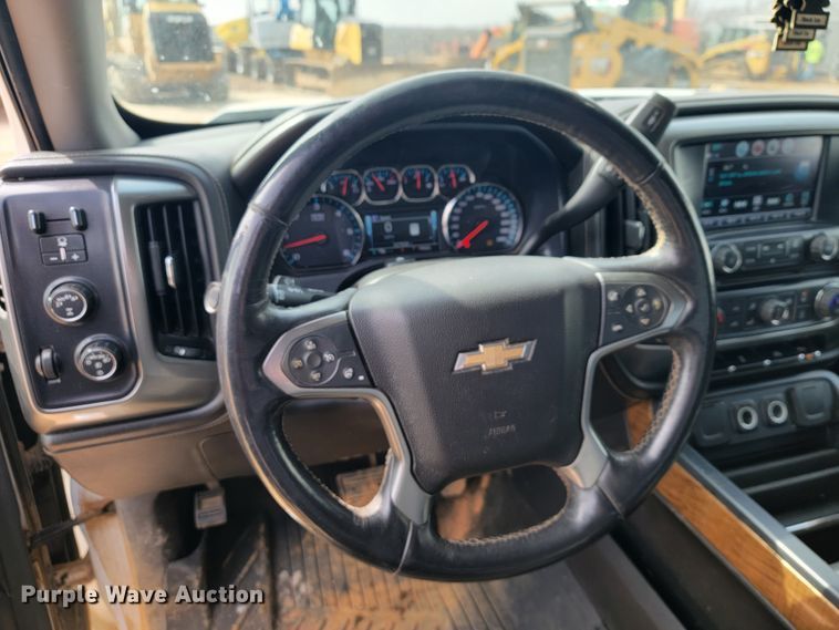 image for item JE9951 2017 Chevrolet Silverado 1500  Crew Cab pickup truck