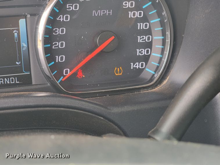 image for item JE9951 2017 Chevrolet Silverado 1500  Crew Cab pickup truck