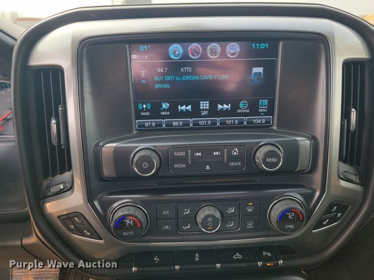 image for item JE9951 2017 Chevrolet Silverado 1500  Crew Cab pickup truck