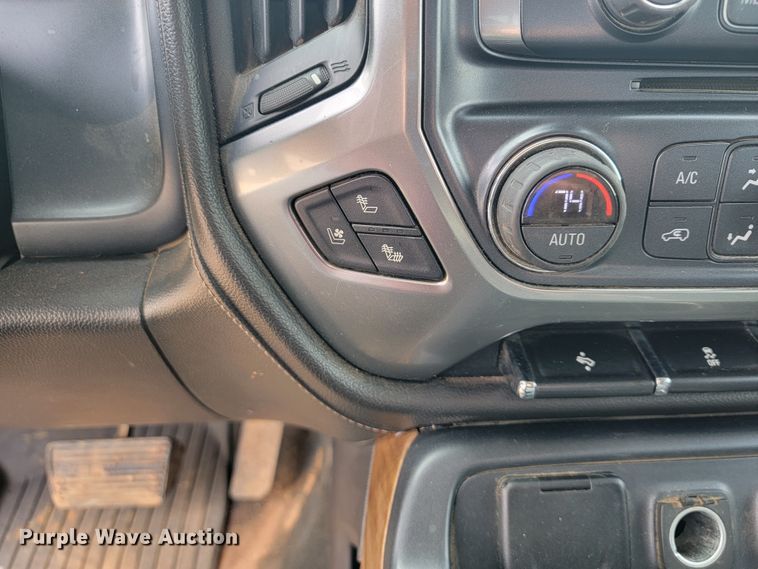 image for item JE9951 2017 Chevrolet Silverado 1500  Crew Cab pickup truck