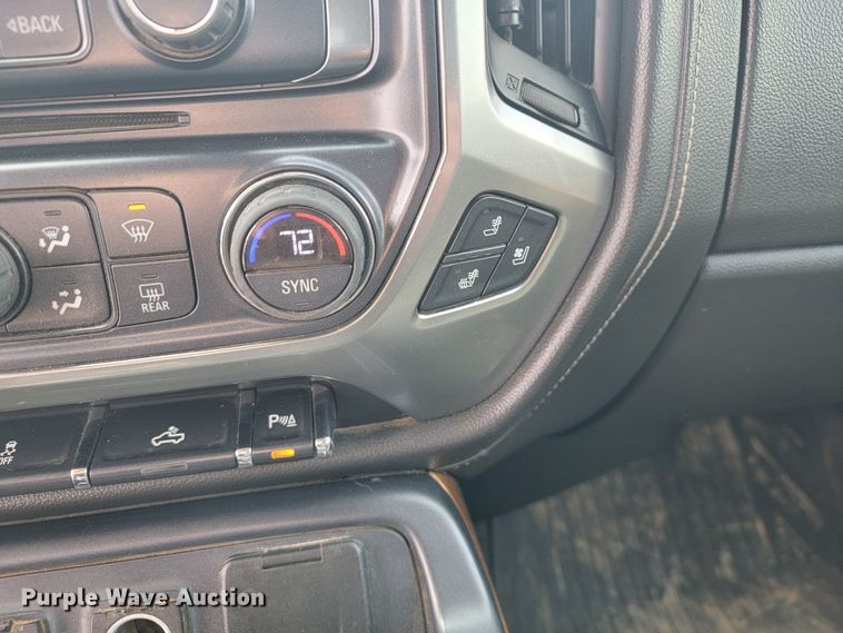 image for item JE9951 2017 Chevrolet Silverado 1500  Crew Cab pickup truck