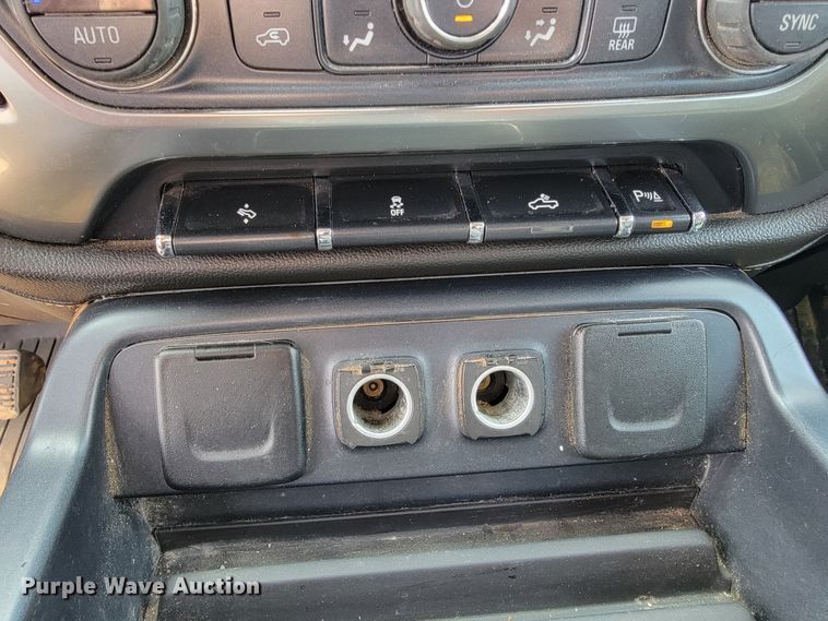 image for item JE9951 2017 Chevrolet Silverado 1500  Crew Cab pickup truck