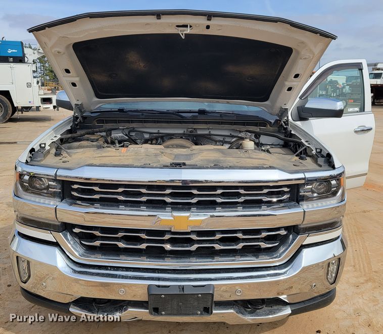 image for item JE9951 2017 Chevrolet Silverado 1500  Crew Cab pickup truck