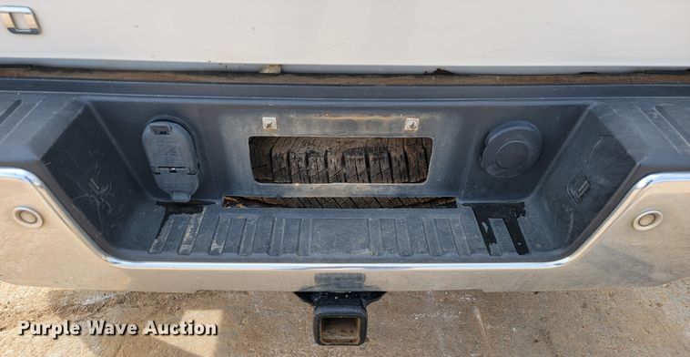 image for item JE9951 2017 Chevrolet Silverado 1500  Crew Cab pickup truck