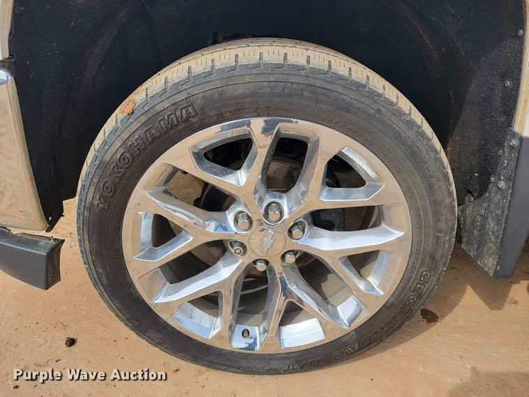 image for item JE9951 2017 Chevrolet Silverado 1500  Crew Cab pickup truck