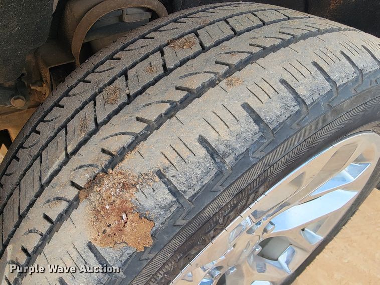 image for item JE9951 2017 Chevrolet Silverado 1500  Crew Cab pickup truck