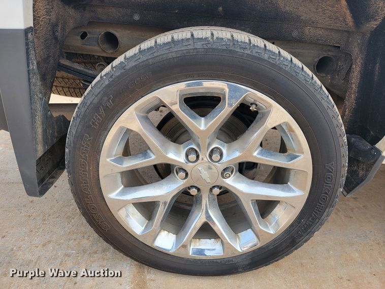 image for item JE9951 2017 Chevrolet Silverado 1500  Crew Cab pickup truck