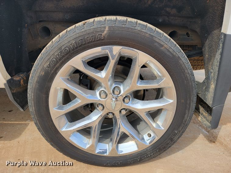 image for item JE9951 2017 Chevrolet Silverado 1500  Crew Cab pickup truck