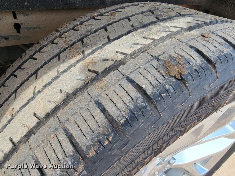 image for item JE9951 2017 Chevrolet Silverado 1500  Crew Cab pickup truck