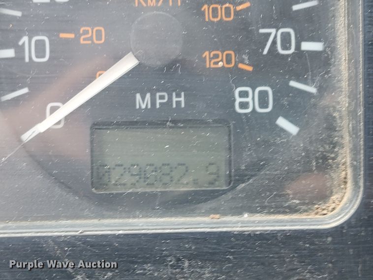 image for item JE9968 2000 Volvo WXLL  refuse truck