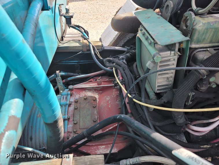 image for item JE9968 2000 Volvo WXLL  refuse truck