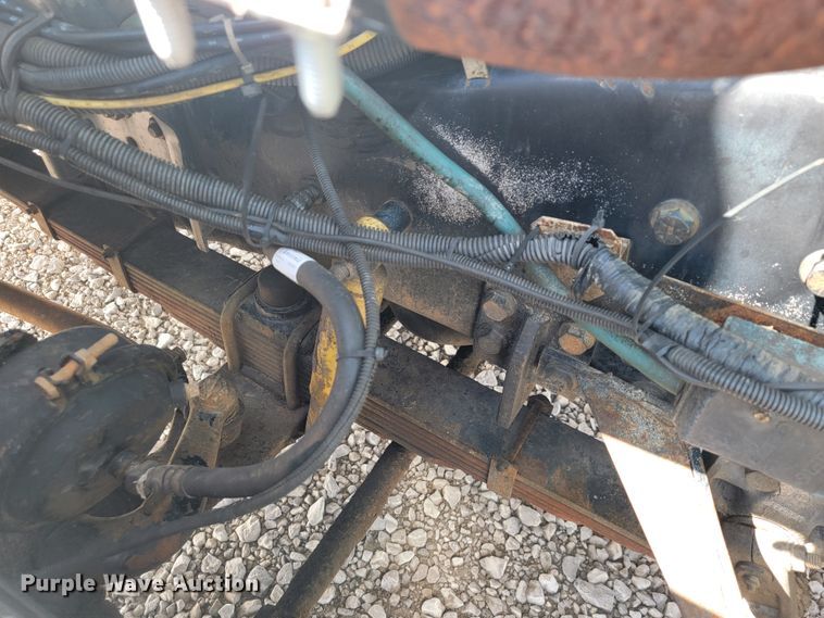 image for item JE9968 2000 Volvo WXLL  refuse truck