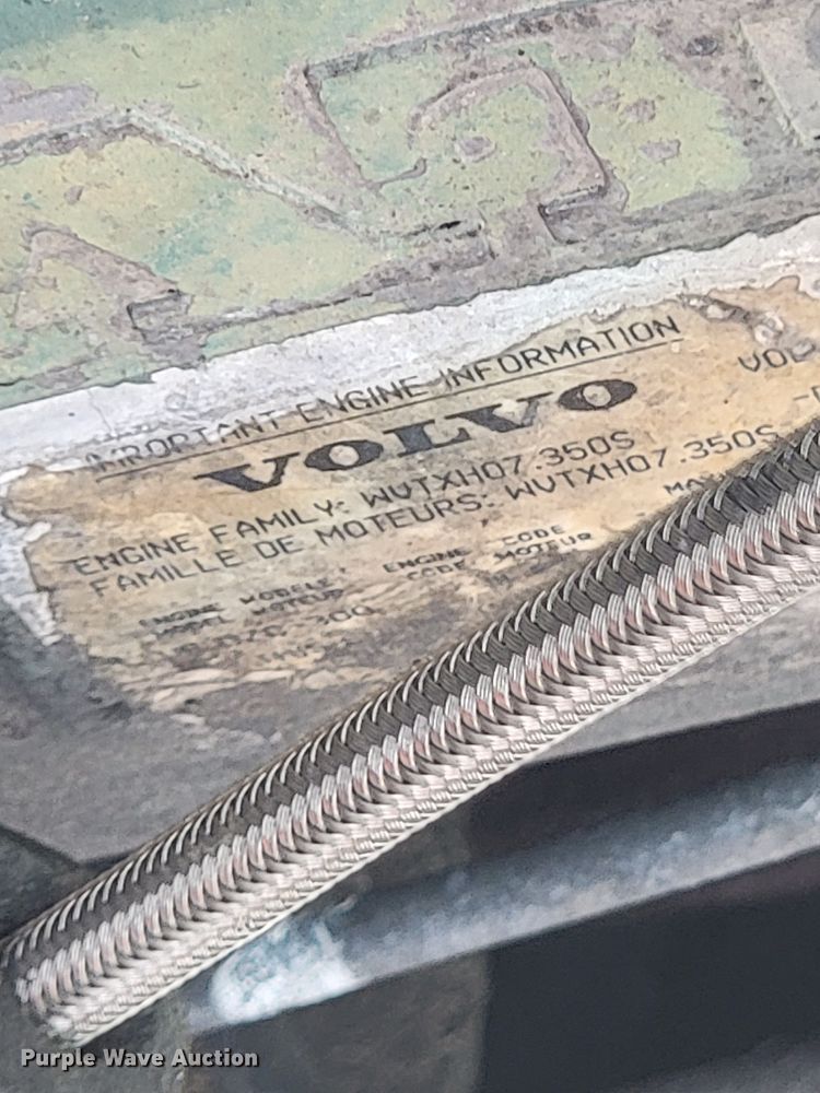 image for item JE9968 2000 Volvo WXLL  refuse truck