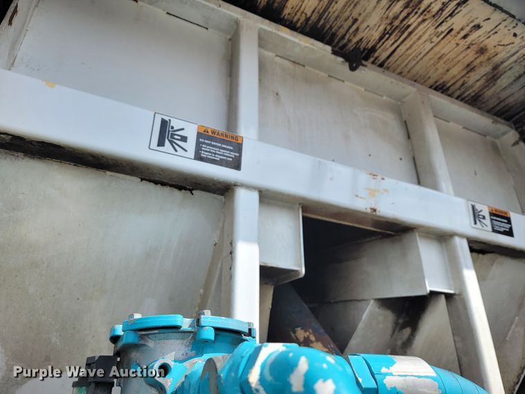 image for item JE9968 2000 Volvo WXLL  refuse truck