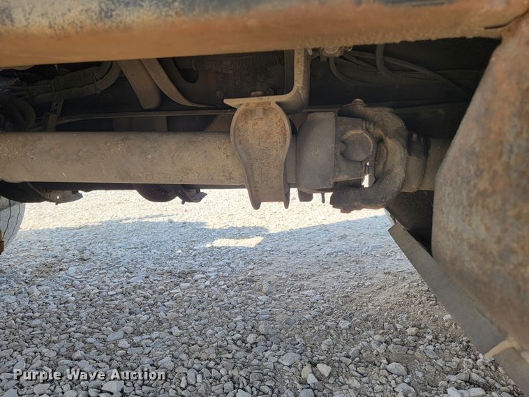 image for item JE9968 2000 Volvo WXLL  refuse truck