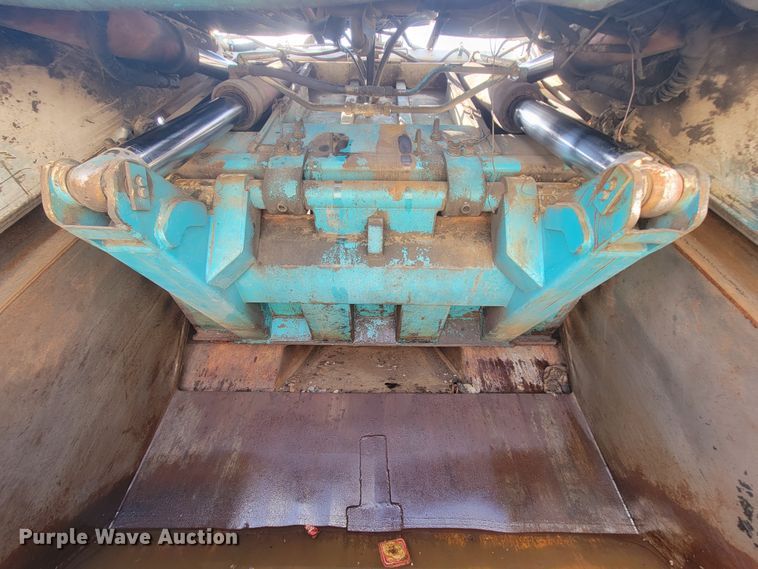 image for item JE9968 2000 Volvo WXLL  refuse truck