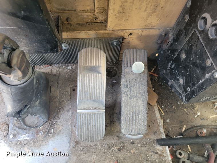 image for item JE9969 1998 Crane Carrier  refuse truck