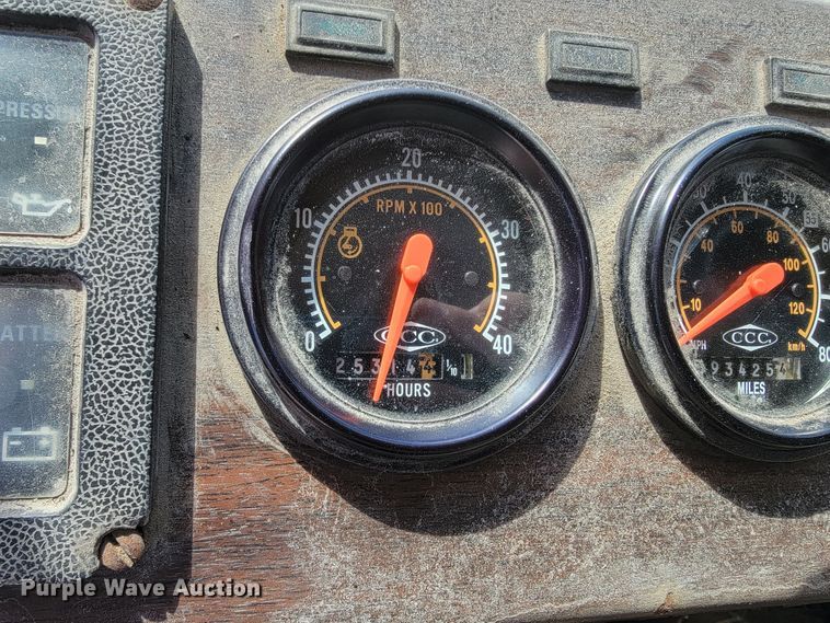 image for item JE9969 1998 Crane Carrier  refuse truck