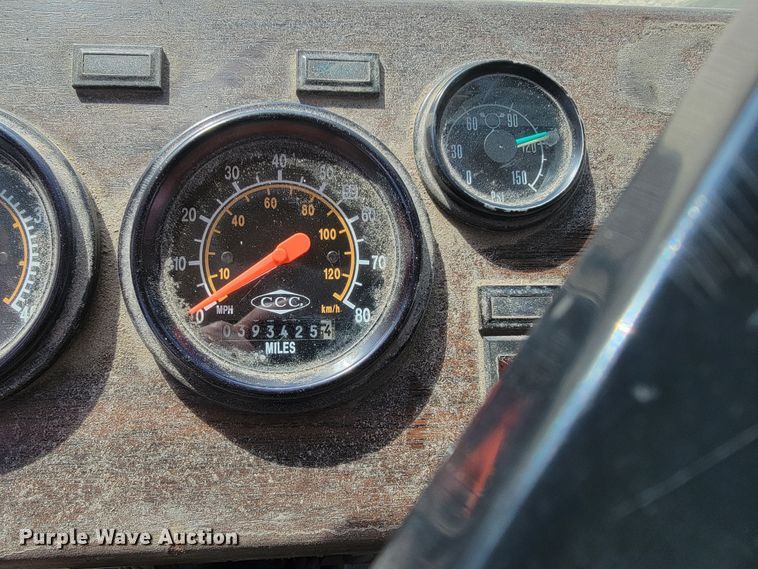 image for item JE9969 1998 Crane Carrier  refuse truck