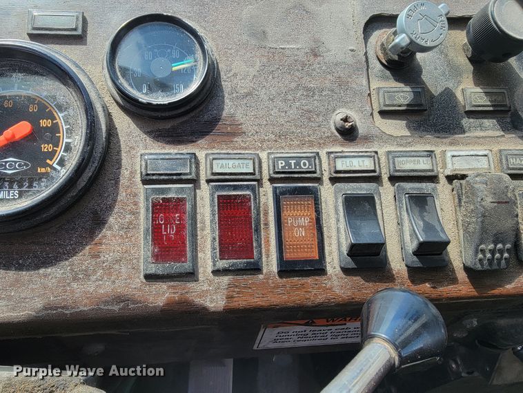 image for item JE9969 1998 Crane Carrier  refuse truck