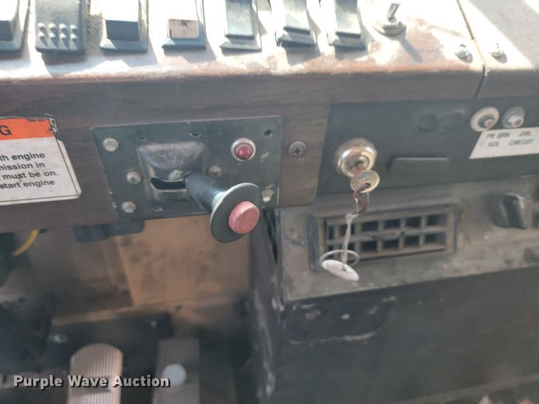 image for item JE9969 1998 Crane Carrier  refuse truck