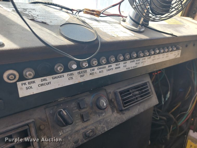 image for item JE9969 1998 Crane Carrier  refuse truck