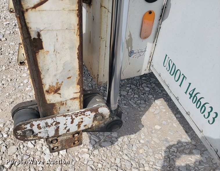 image for item JE9969 1998 Crane Carrier  refuse truck