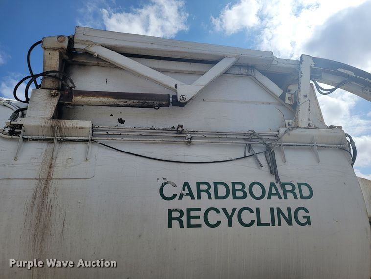 image for item JE9969 1998 Crane Carrier  refuse truck