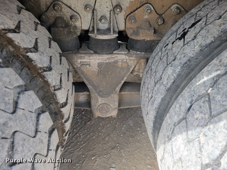 image for item JE9969 1998 Crane Carrier  refuse truck