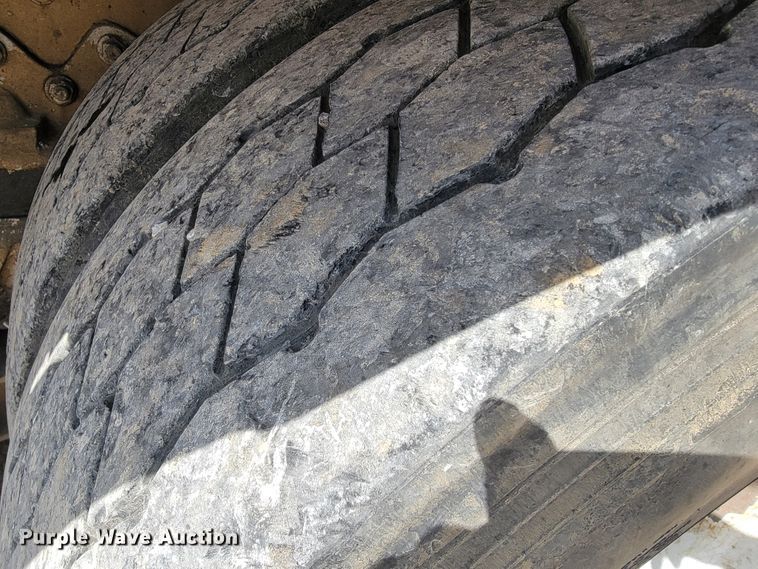 image for item JE9969 1998 Crane Carrier  refuse truck