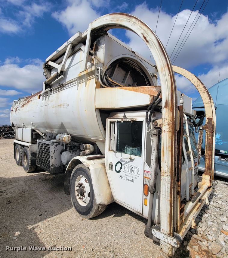 image for item JE9971 1997 Crane Carrier  refuse truck