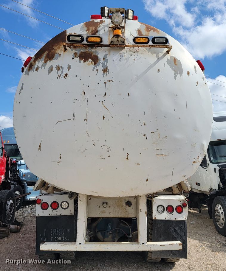 image for item JE9971 1997 Crane Carrier  refuse truck