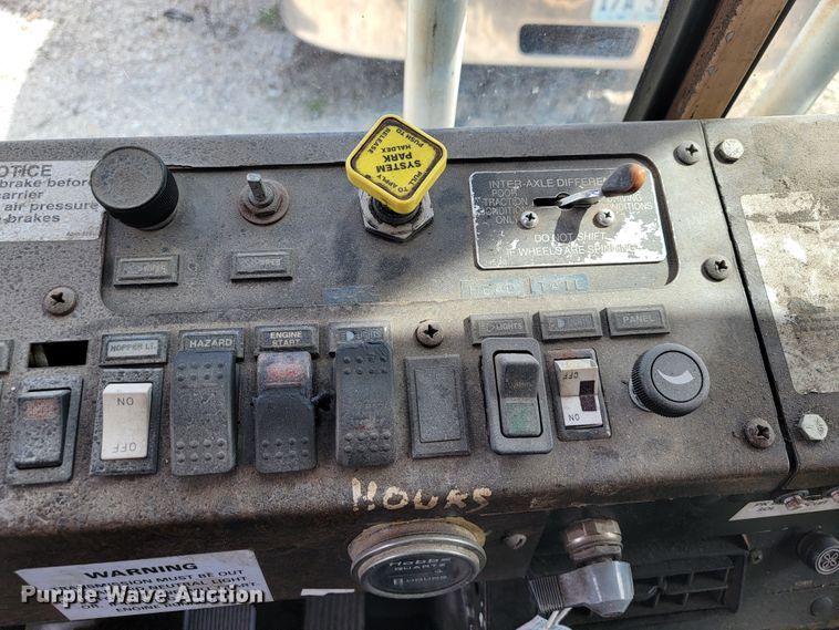 image for item JE9971 1997 Crane Carrier  refuse truck