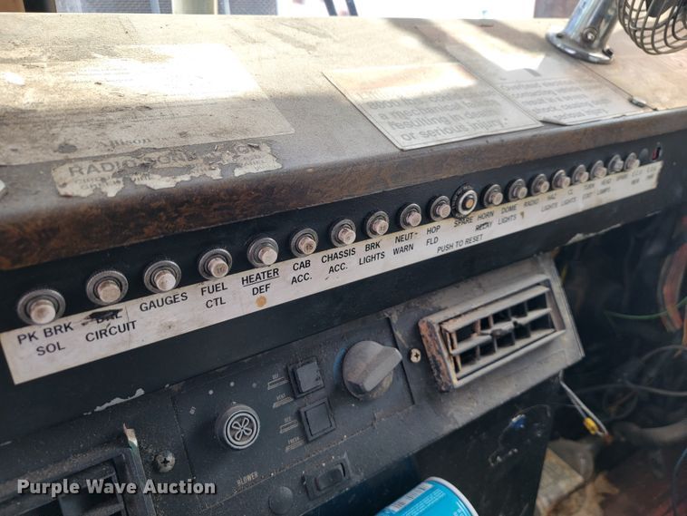 image for item JE9971 1997 Crane Carrier  refuse truck