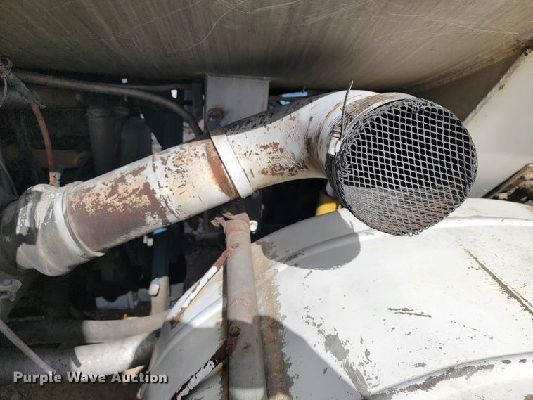 image for item JE9971 1997 Crane Carrier  refuse truck