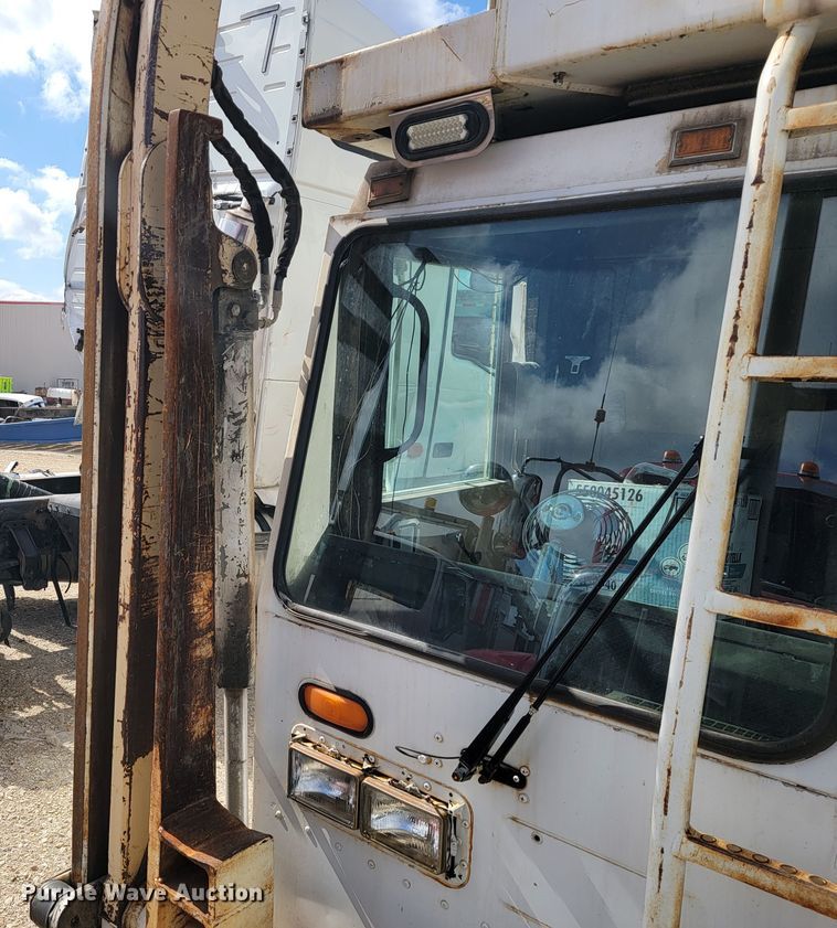 image for item JE9971 1997 Crane Carrier  refuse truck