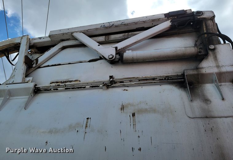 image for item JE9971 1997 Crane Carrier  refuse truck