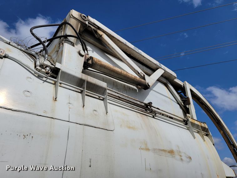 image for item JE9971 1997 Crane Carrier  refuse truck