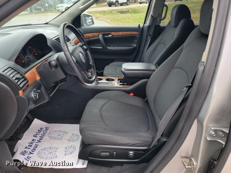 image for item JF9001 2008 Saturn Outlook XR  SUV