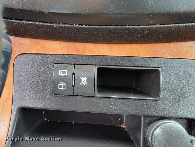 image for item JF9001 2008 Saturn Outlook XR  SUV