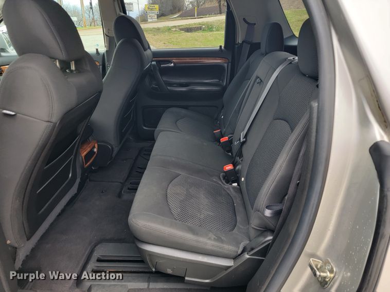 image for item JF9001 2008 Saturn Outlook XR  SUV