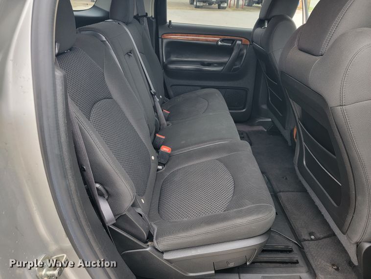 image for item JF9001 2008 Saturn Outlook XR  SUV