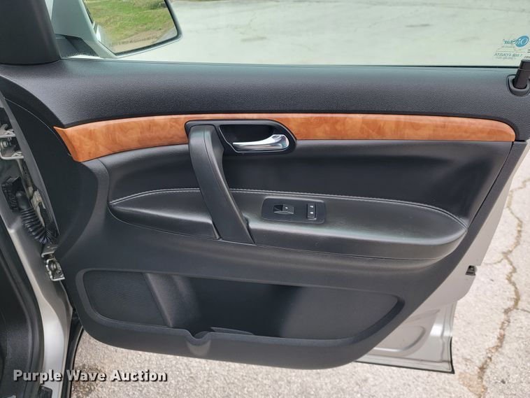 image for item JF9001 2008 Saturn Outlook XR  SUV