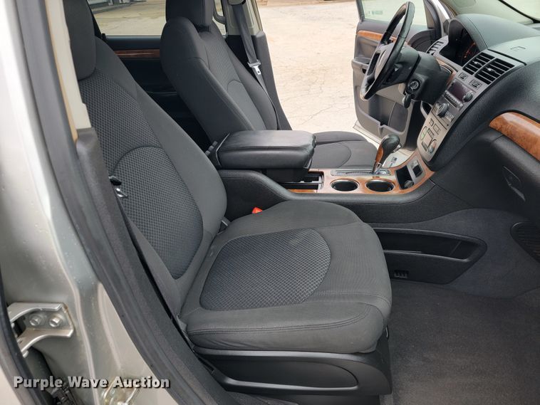 image for item JF9001 2008 Saturn Outlook XR  SUV