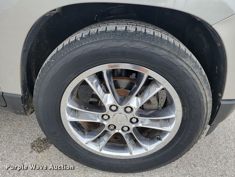 image for item JF9001 2008 Saturn Outlook XR  SUV