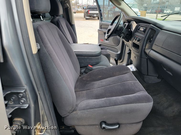 image for item JF9003 2005 Dodge Ram 1500  Quad Cab pickup truck