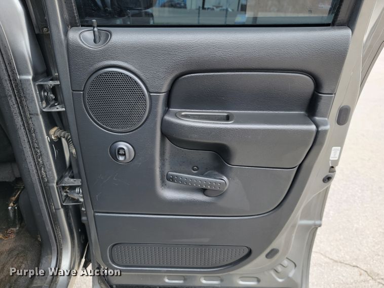 image for item JF9003 2005 Dodge Ram 1500  Quad Cab pickup truck